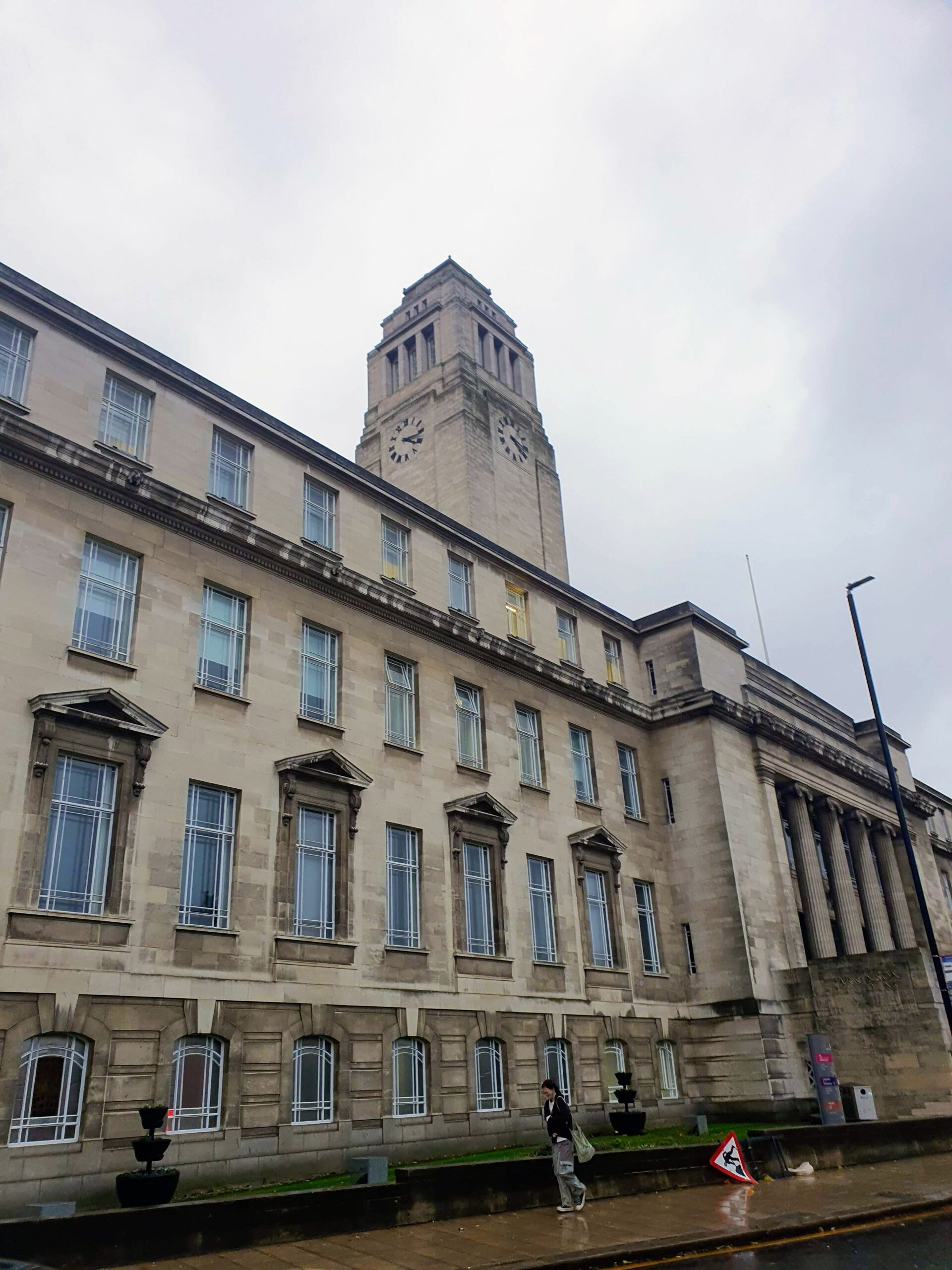 Presentation at the University of Leeds 202311 leeds03